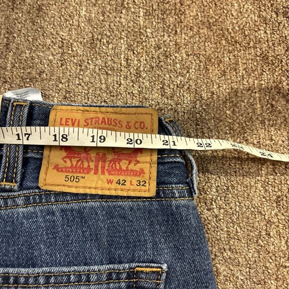 NEW Levis 505 Men's Regular Fit Jeans Blue Denim 42x32 Brand New - Picture 2 of 12